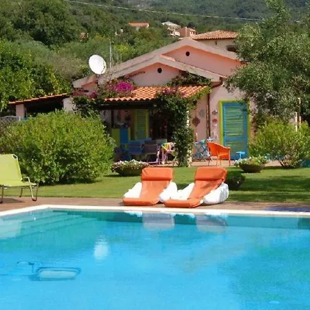 Sleeps 10 Pool Wifi Maratea